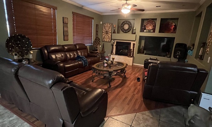 Maryvale House | Close to Stadium/Outlet stores/Casino/Resort .1 mile -10min to downtown Phx.