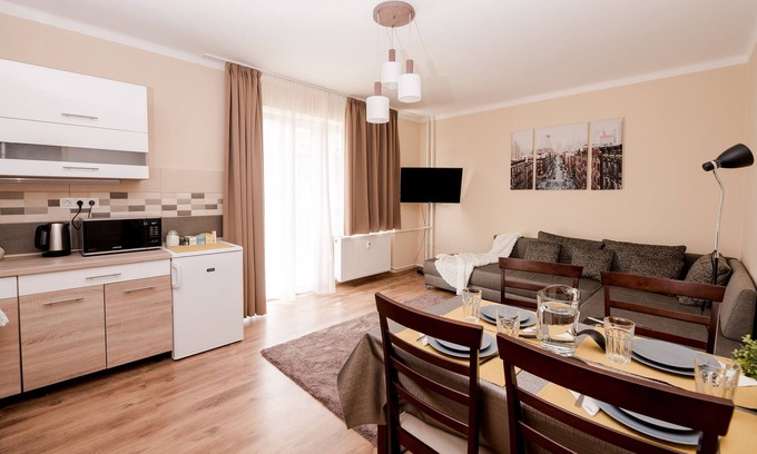 13th District Apartment | Close to the heart of the city. Just 4 metro station with easy parking.