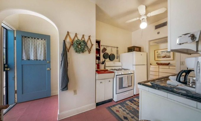 Sam Hughes House | Close to U of A/1 BR 1 BA/Sam Hughes/Patio