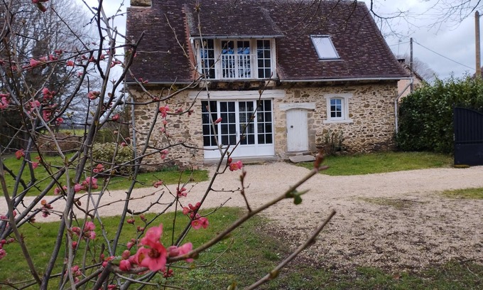 Glandon House | Closed to Dordogne, 2023 Fully Renovated Cottage in a quiet countryside place.