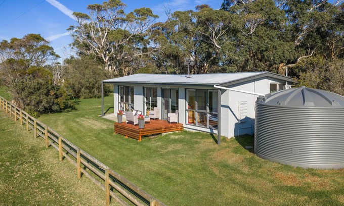 Yanakie Cottage | Closest accommodation to Wilsons Promontory National Park 500m from the entrance
