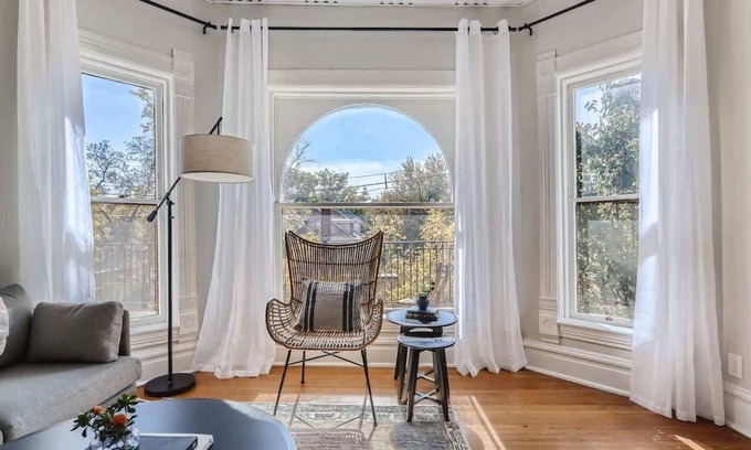 Congress Park Apartment | Cloud by Modern Midstay/1Block to City Park #C12