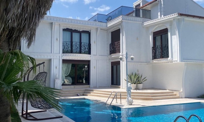 Beylikduzu Villa | Cloud Nine by Alara | Luxury Private Pool & Garden Villa