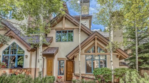 Edwards House | Clover Chalet