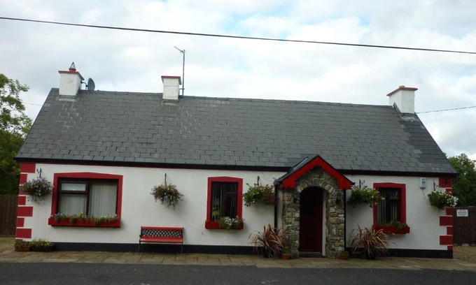 Lecemy House | Clyhore Cookie Cottage