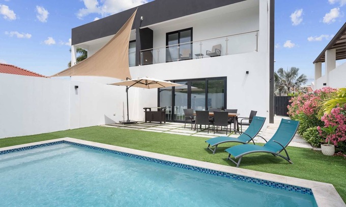 Ponton House | CM01A - Private pool - Outdoor Pleasure 3BR townhome