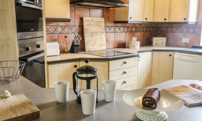 Fence Cottage | COARS FARM, pet friendly, character holiday cottage in Long Preston