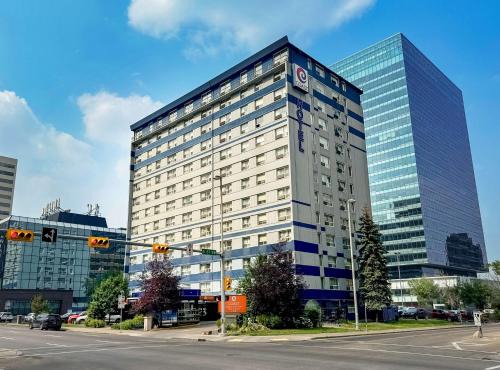 Downtown Calgary Hotel | Coast Calgary Downtown Hotel & Suites by APA