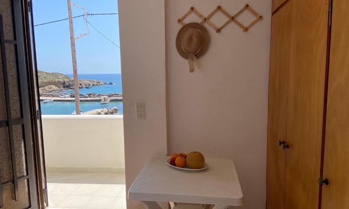 Papadhianika Apartment | Coastal Charm - Sea View Room