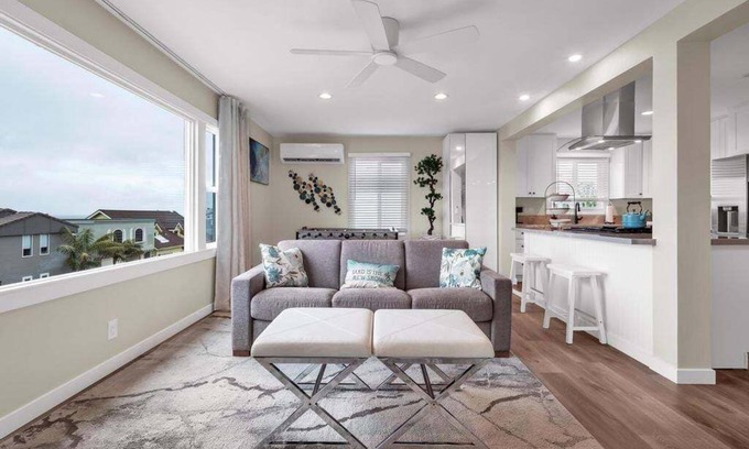 South Oceanside Condo | Coastal Comfort | Tower 9 Condo w/Ocean Views