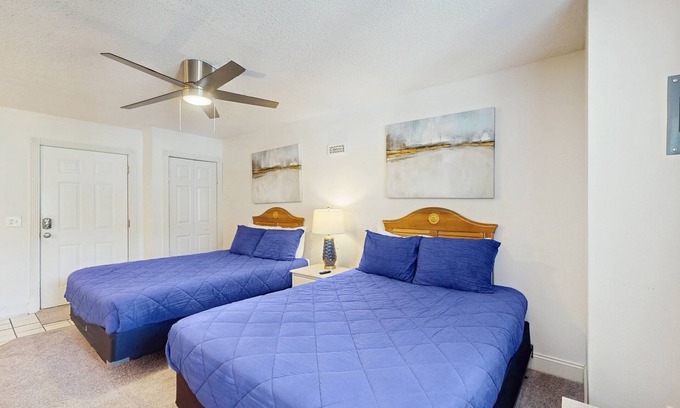 Calabash Apartment | Coastal Condo with golf on-site, shared pool and fitness center