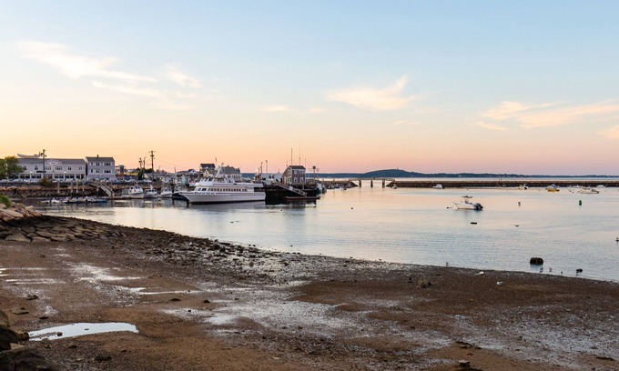 Plymouth Apartment | Coastal Corner 3 - Downtown Plymouth