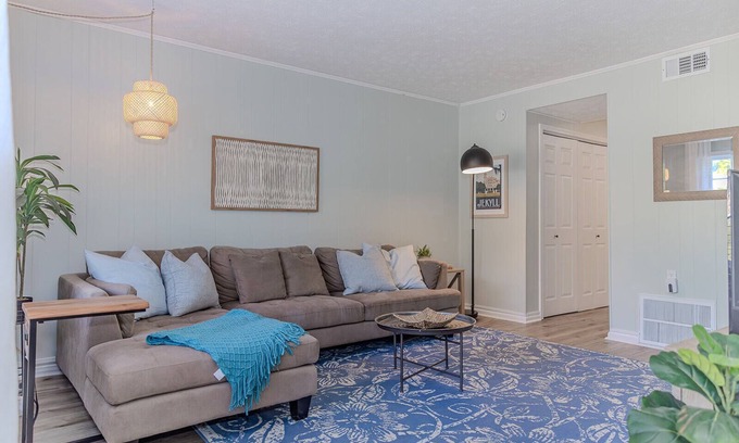 Covington House | Coastal Cottage 1/2 mile from Covington Square