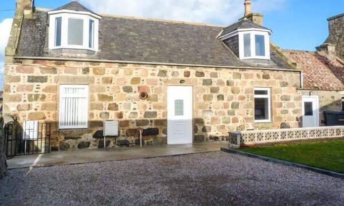 St Combs Cottage | COASTAL COTTAGE, pet friendly, with a garden in Fraserburgh