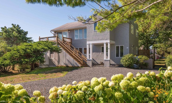 Cape Neddick House | Coastal Cottage w/Roof Deck Ocean Views - York, ME 4 Beds, 3 Baths, Sleeps 9