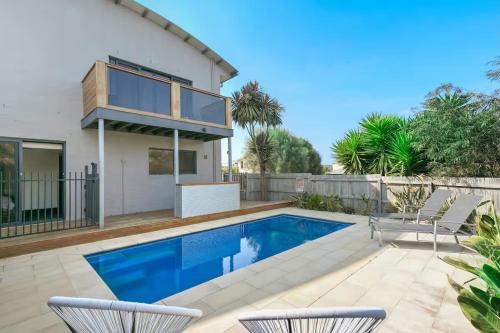 Torquay House | Coastal Escape on Highlander
