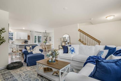 Captain's Cove House | Coastal Living - Brand new home with Community Pool & Pet Friendly!