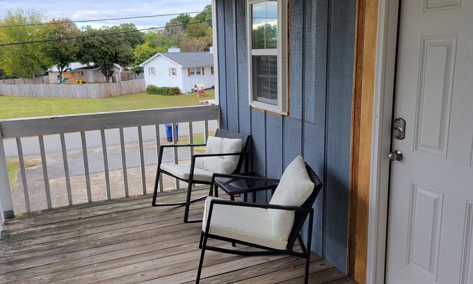 Kernersville Apartment | Coastal Themed studio with lots of amenities in peaceful Kernersville.