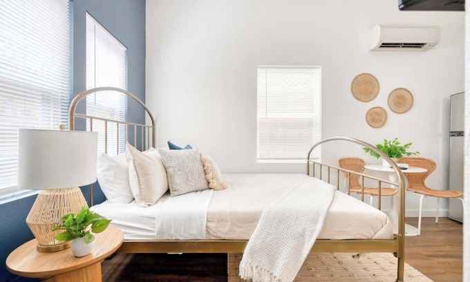 Kerns Apartment | Coastal Vibes Studio Kerns Eats & Coffee AC