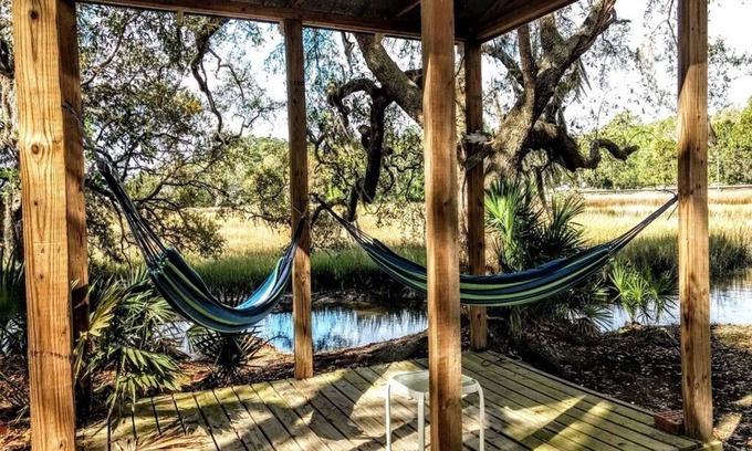 Country Club Estates Apartment | CoastalCreekfrontStudio! Pets ok, near everything you want to do in Coastal Ga!