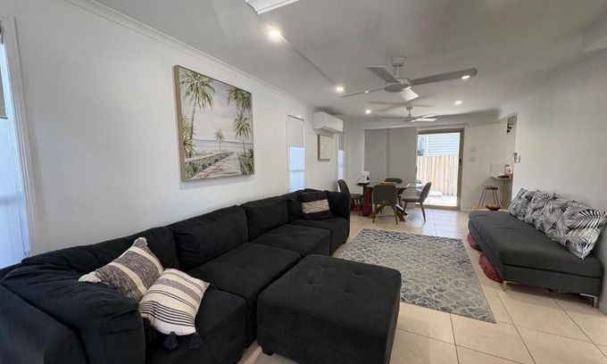 Caloundra Apartment | 'Coasterly' Osterley AVE Unit 1