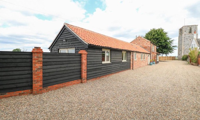 Repps with Bastwick House | Cobblers Barn