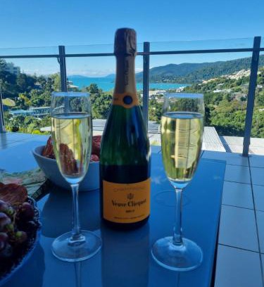 Airlie Beach Apartment | Coco 54 Airlie