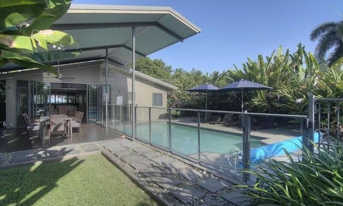 Newell Villa | Coco Beach Villa - Tropical Beachfront Haven
