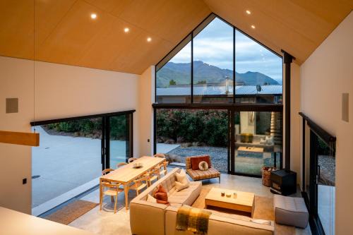 Wanaka Villa | Coco Chalet by Sotheby's Luxury Rental Homes