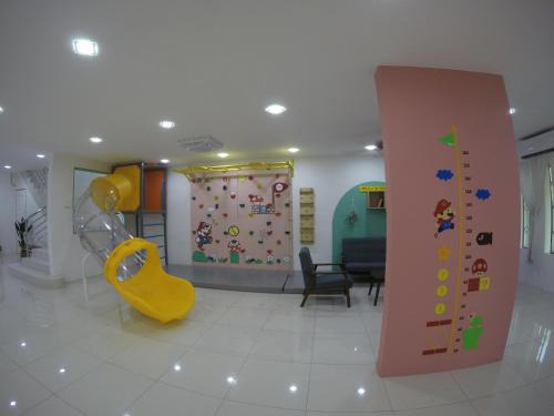 Kampung Gong Pauh House | CoCo Fun House Kemaman with Pool and Bathtub