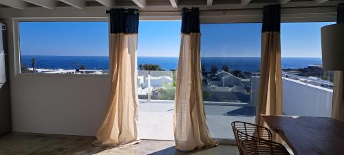 Los Cocoteros Apartment | CocoMar II ~ Ocean view loft