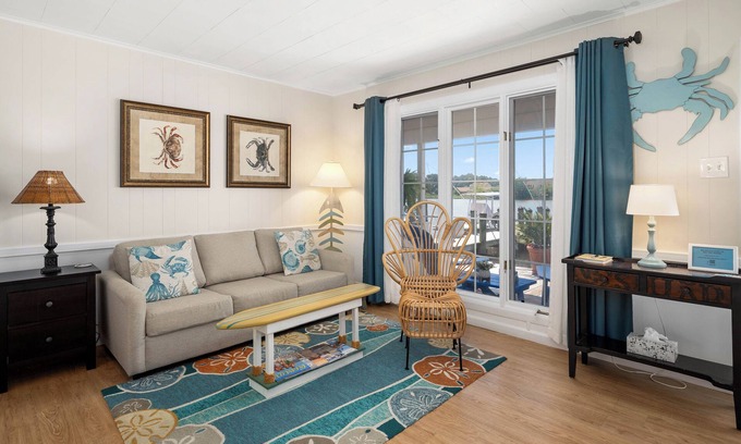 Ocean Pines House | Coconut Grove Cottage at the Inn on Turville Creek