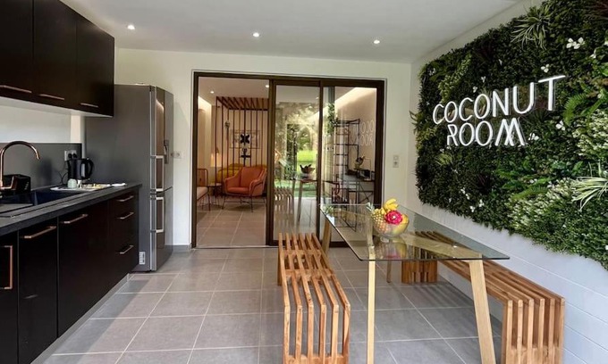 Remire Montjoly Apartment | Coconut Room - Entre mer et forêt avec piscine