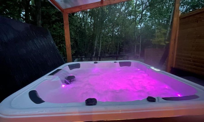 Semoy House | Cocoon Room - jacuzzi