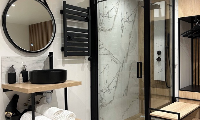 Lagny-sur-Marne Apartment | Cocoon & vous studio with private garden 7 min from Disneyland and 25 min from Paris