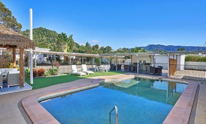 Trinity Beach Apartment | Cocos Holiday Apartments