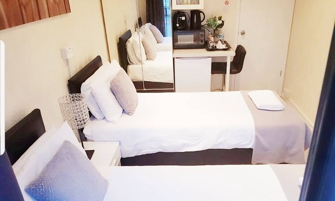 Ponders End Bed & Breakfast | Cogie 55