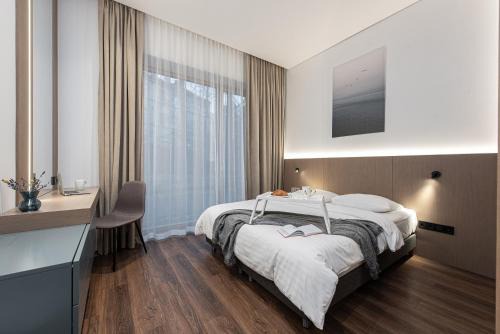 Old Town Apartment | cohost I New Bastėja Life Apartments w-Garage Prkg & Self Check-in