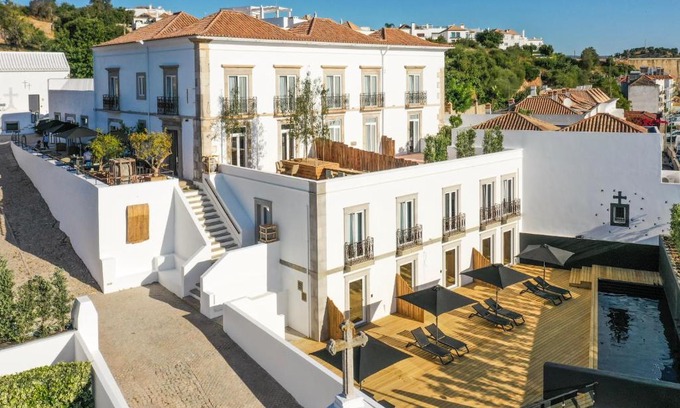 Tavira House | Colégio Charm House