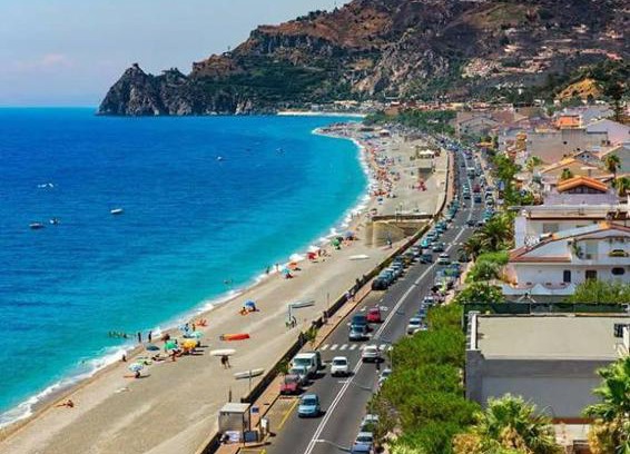 Santa Teresa di Riva Apartment | Colapesce Appartamento
