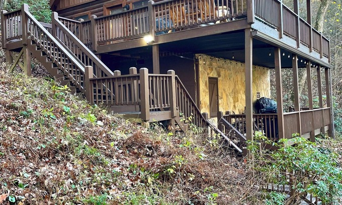 Ellijay Cabin | Coldwater~ Rustic, Charming, Secluded, on Premier Trout Stream