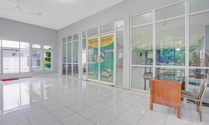 Probolinggo Hotel | Collection O 90783 Probolinggo Homestay
