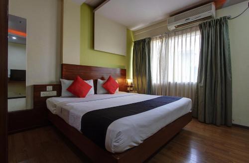 Rajajinagar Hotel | Collection O Sri Sai Palace