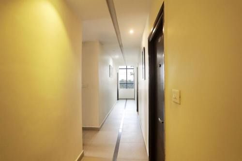 Hyderabad Hotel | Collection O SSR Royal Suites
