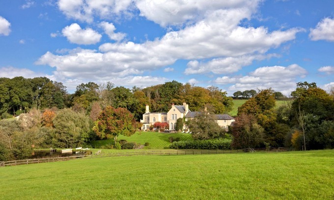 Christchurch Villa | Colleton Hall and East Wing