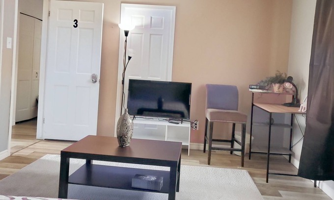 Aylmer House | Colline-Single Room- Self Check-In