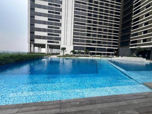 Pinang Apartment | Collins Boulevard Apartemen Serpong U2827A