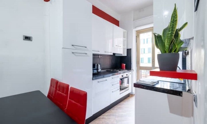 San Lorenzo Apartment | Colosseum Rome color's