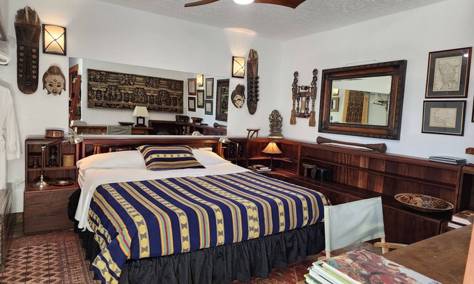 Canoncito House | Come experience a taste of Africa nestled in the foothills of Santa Fe.