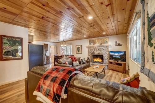 Pioneer Trail House | Come Snuggle Up at Cozy Bear Cabin